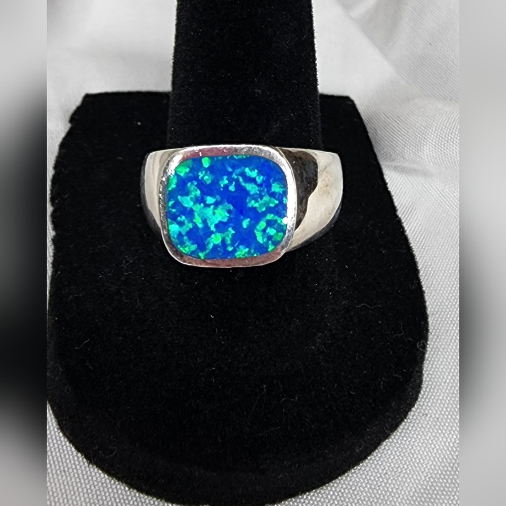 Sterling Silver Ring with a Blue Opal gemstone. SZ 8